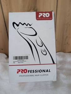 lot 8702 image: PRO Professional Dog Grooming Clipper Kit