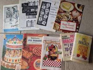 lot 9509 image: Lot of Vintage Cookbooks and Recipe Booklets
