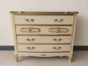lot 508 image: French Provincial Style Four Drawer Dresser with Ornate Hardware - 37x16.5x32.5