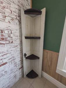 lot 559 image: Homemade Repurposed Door Corner Shelf - 70 in