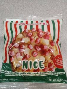 lot 6812 image: Molly Bzz Nice White Chocolate Chips Cookie with Freeze-Dried Peppermint Marshmallows 3.5 oz - Qty 8 - Retail $0