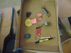 lot 4079 image: Pocket Knife Can Openers and assorted Smalls