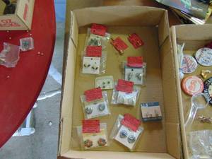 lot 4088 image: Costume Jewelry and More