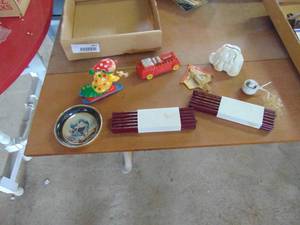 lot 4091 image: Vintage toys - Santa Fe Pencils and More