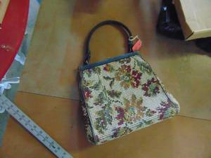 lot 4104 image: NeedlepointWork Purse - Vintage
