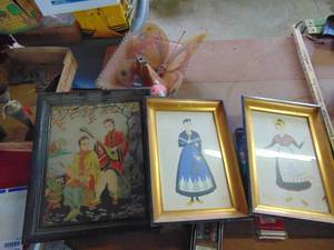 lot 4105 image: Selection of Asian Themed artDecor