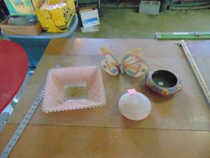 lot 4130 image: Square Light shade - Powder box - and More