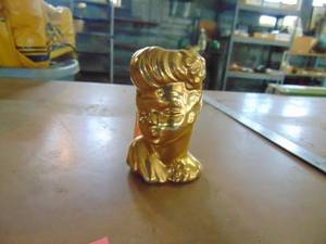 lot 4137 image: Golden Head Vase
