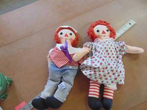 lot 4144 image: Pair of Raggedy Ann Dolls