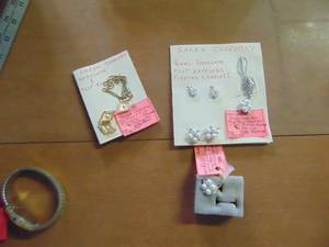 lot 4154 image: Selection of Costume Jewelry