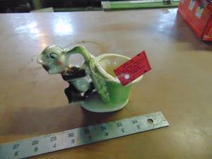 lot 4165 image: Shawnee - Cat Planter