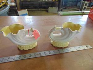 lot 4177 image: Pair of HullMcCoy Vases