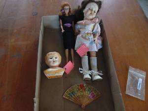 lot 4200 image: Vintage Barbie - Bisque Doll and Doll head