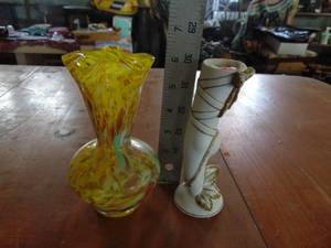 lot 4201 image: Lefton and Yellow Glass Vase