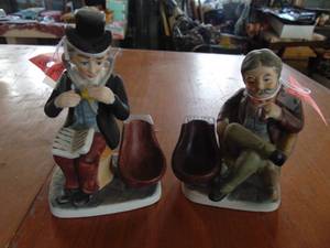 lot 4209 image: Pair of Pipe Holders
