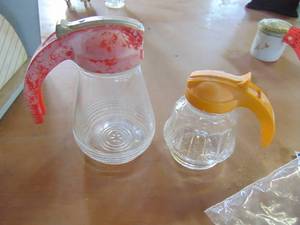 lot 4252 image: Pair of Syrup Pours