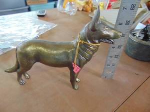 lot 4258 image: Brass Dog