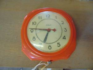 lot 4263 image: Orange Art Deco Clock