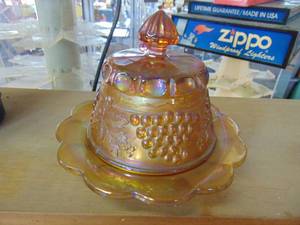 lot 4264 image: Gold Glass CandleButter server 