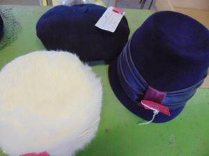 lot 4268 image: 3 Ladies Hats
