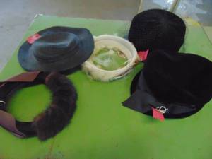 lot 4269 image: 5 Ladies Hats