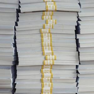 lot 18444 image: 1000Pcs Movie Props Play Money Props Set for Film Making, Theatrical Productions & Creative Play Party Photobooth Props