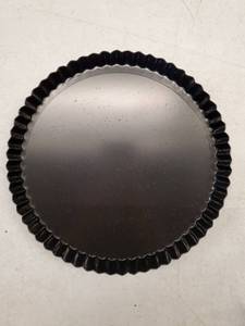 lot 58467 image: 9 Tart Pan Loose Bottom Quiche Pan - Retail $10