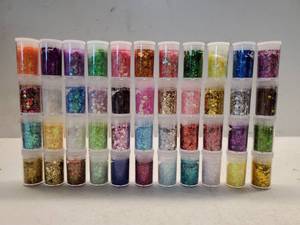 lot 58470 image: Chunky Glitter Set 44 Assorted Colors - Retail $15