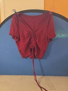 lot 868 image: Size Large Womens V Neck Shirt with Adjustable Ties - Retail $0