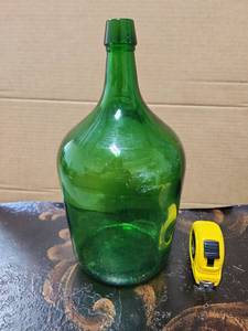 lot 18865 image: Balon Bottle, Medium  - Retail $0