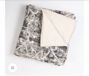 lot 18871 image: Amity Home Walsh Linen Quilt, King - Retail $754