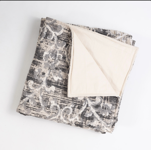 lot 18872 image: Walsh Linen Quilt, Queen - Retail $636