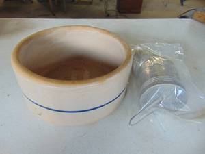 lot 4315 image: Small Crock and Tea Steepers