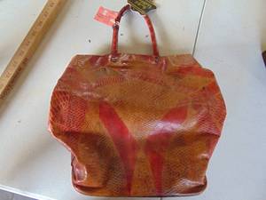 lot 4324 image: Vintage Leather Purse