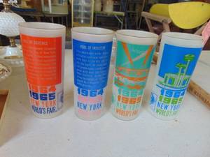 lot 4331 image: 4 Worlds Fair Glasses