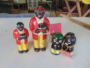 lot 4335 image: Salt and Pepper shakers