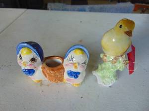 lot 4344 image: Bird Figurines
