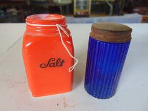 lot 4347 image: Salt Shaker No Lid and Cobalt Glass