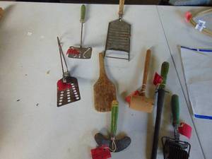 lot 4359 image: Selection of Vintage Kitchen Utensils