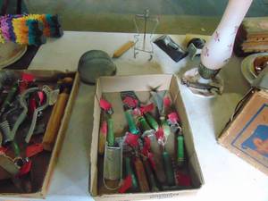 lot 4362 image: Selection of Vintage Kitchen Utensils