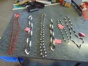 lot 4365 image: Costume Jewelry Necklaces