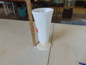 lot 4376 image: Large Milk Glass Footed Vase