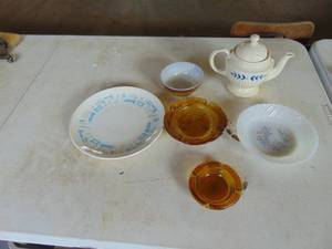 lot 4397 image: Ashtrays - vintage china