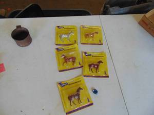 lot 4410 image: Assortment of Breyer Miniature Horses