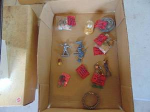 lot 4421 image: Selection of Costume Jewelry and smalls