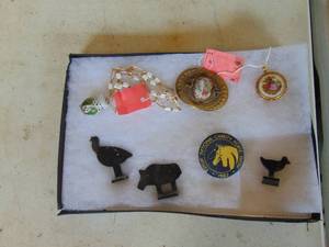 lot 4422 image: Vintage BB Gun Targets and More