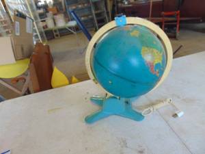 lot 4436 image: Fisher Prices - Viewer Globe - Electric