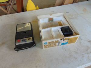 lot 4440 image: GE Portable Cassette Recorder