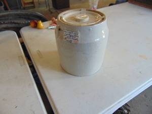 lot 4465 image: Crock with Lid - Unmarked