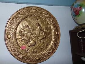 lot 4478 image: Large Round Metal Decor